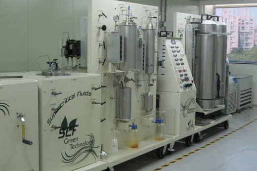 超臨界流体を用いた精密抽出・分離装置